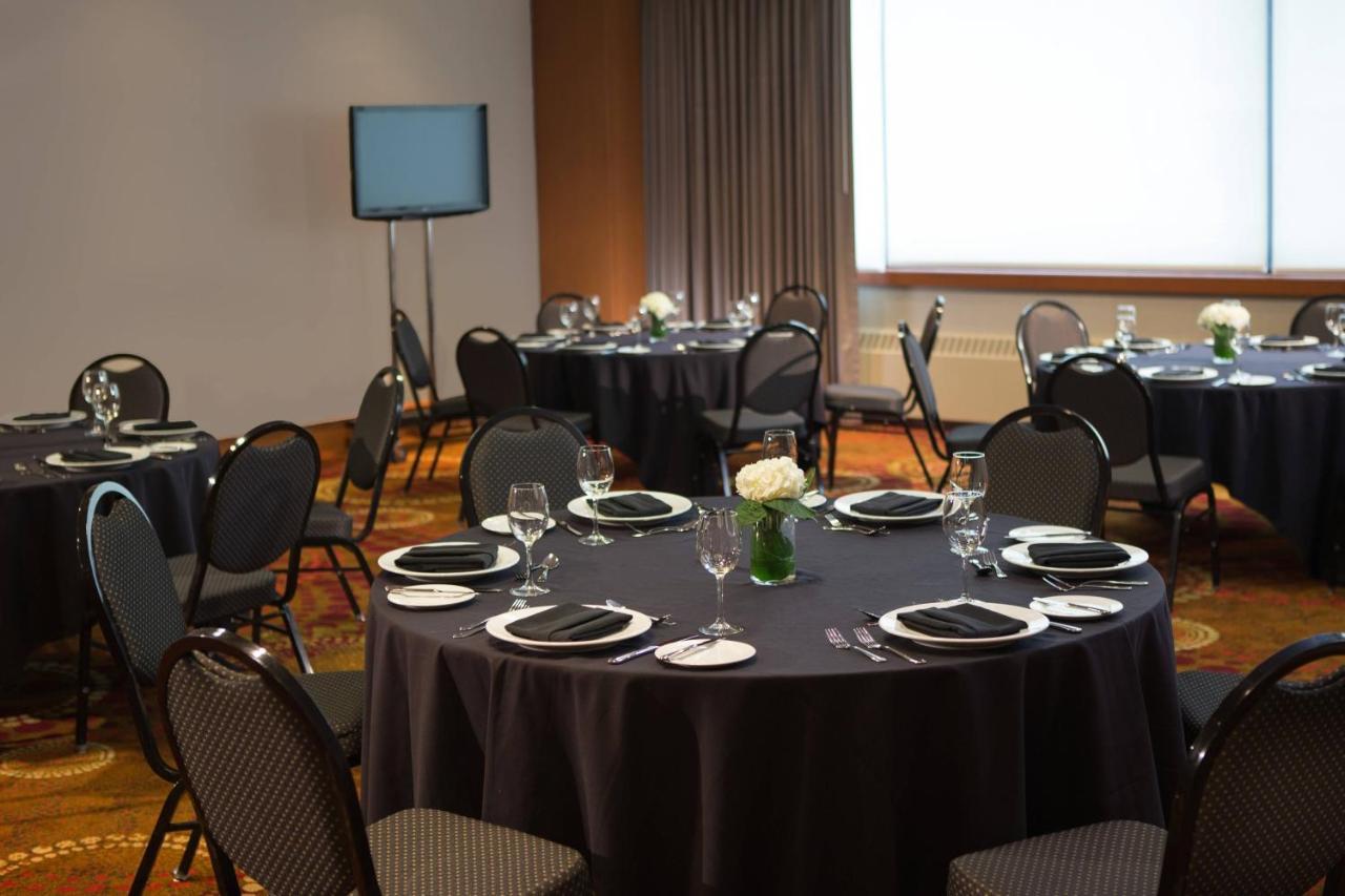 Calgary Marriott Downtown Hotel Bagian luar foto
