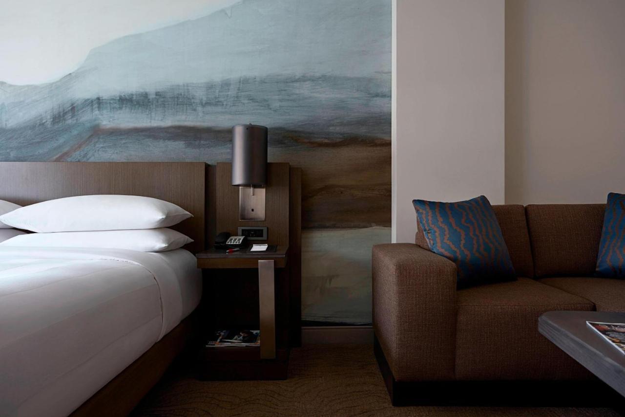 Calgary Marriott Downtown Hotel Bagian luar foto