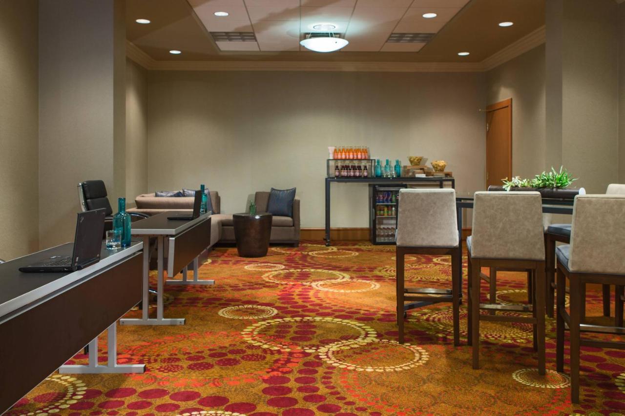 Calgary Marriott Downtown Hotel Bagian luar foto