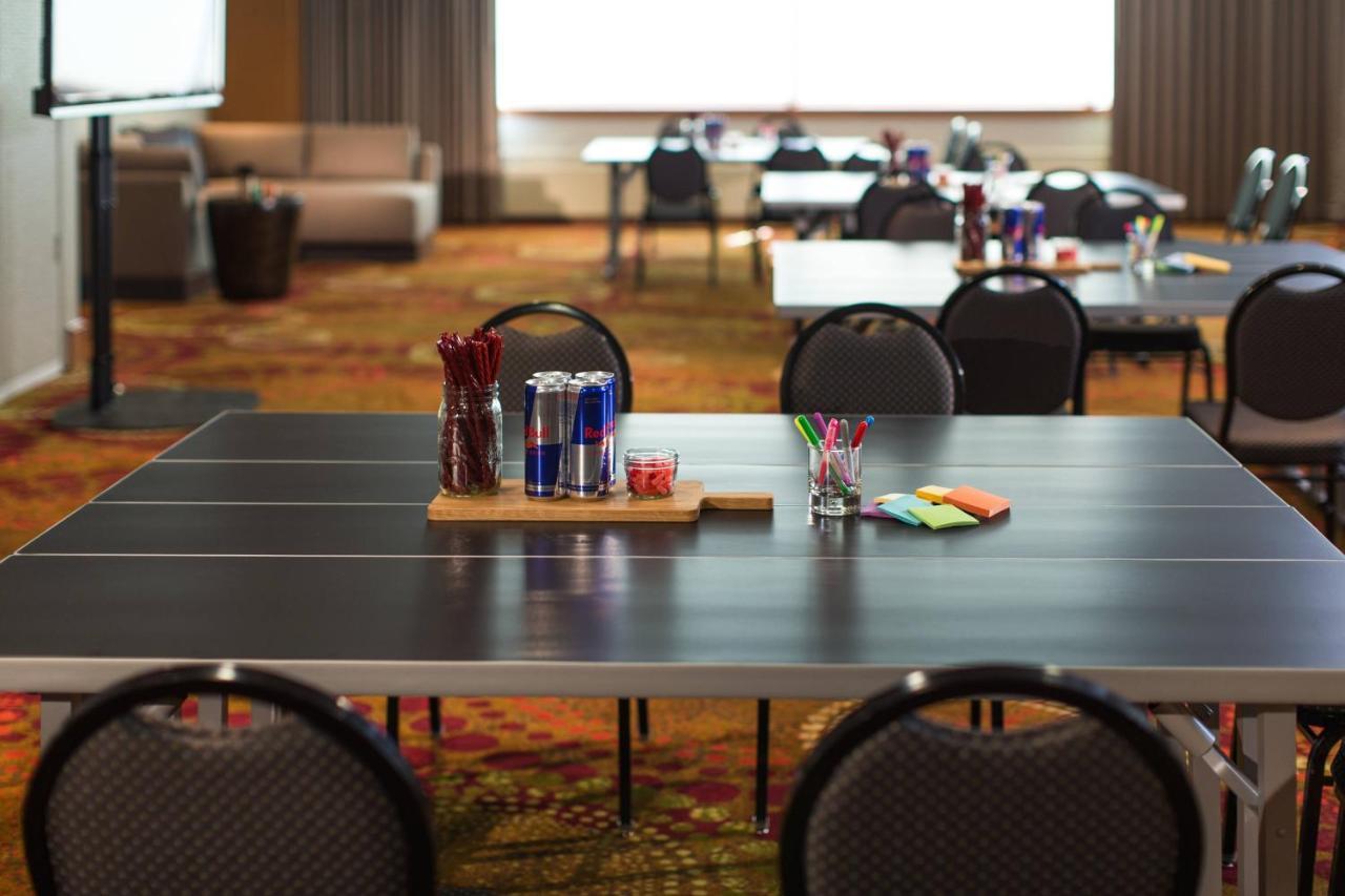 Calgary Marriott Downtown Hotel Bagian luar foto