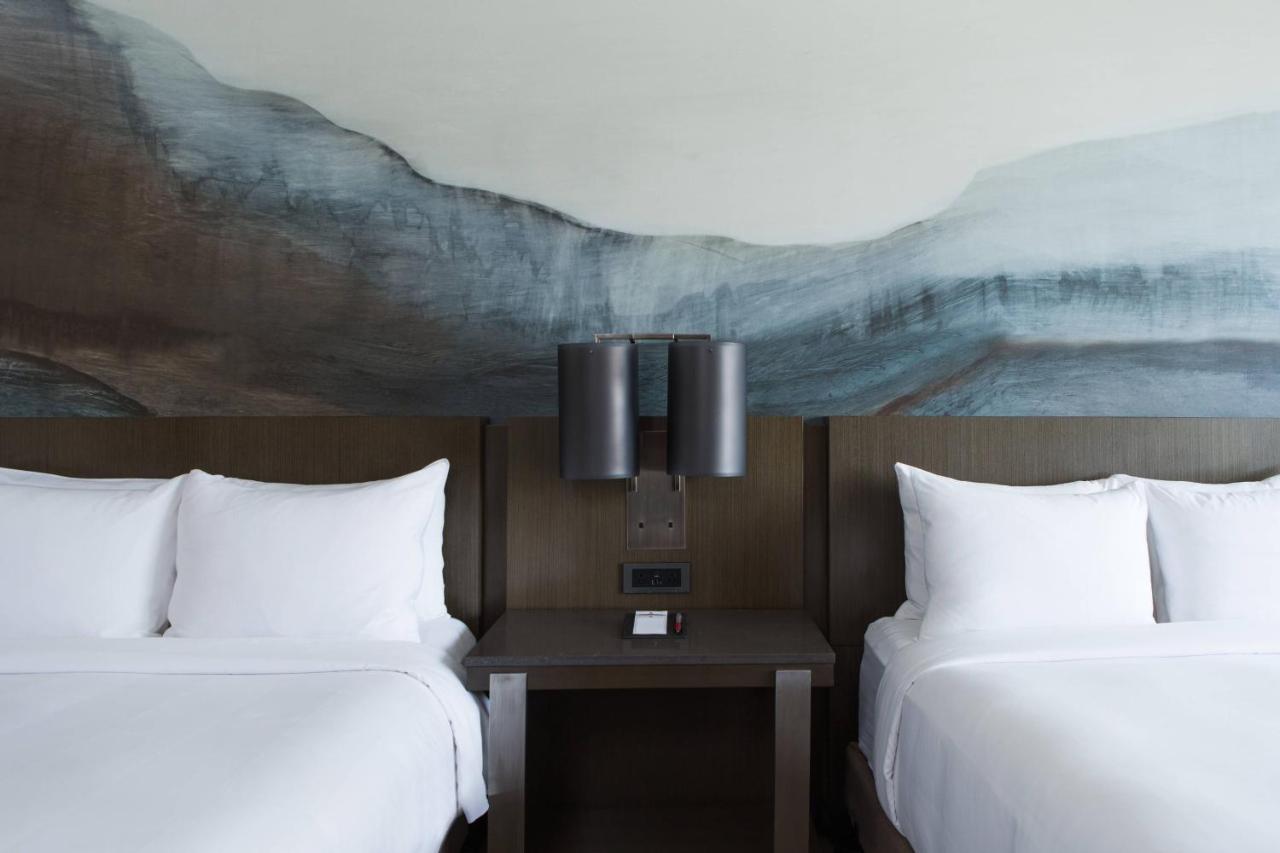 Calgary Marriott Downtown Hotel Bagian luar foto
