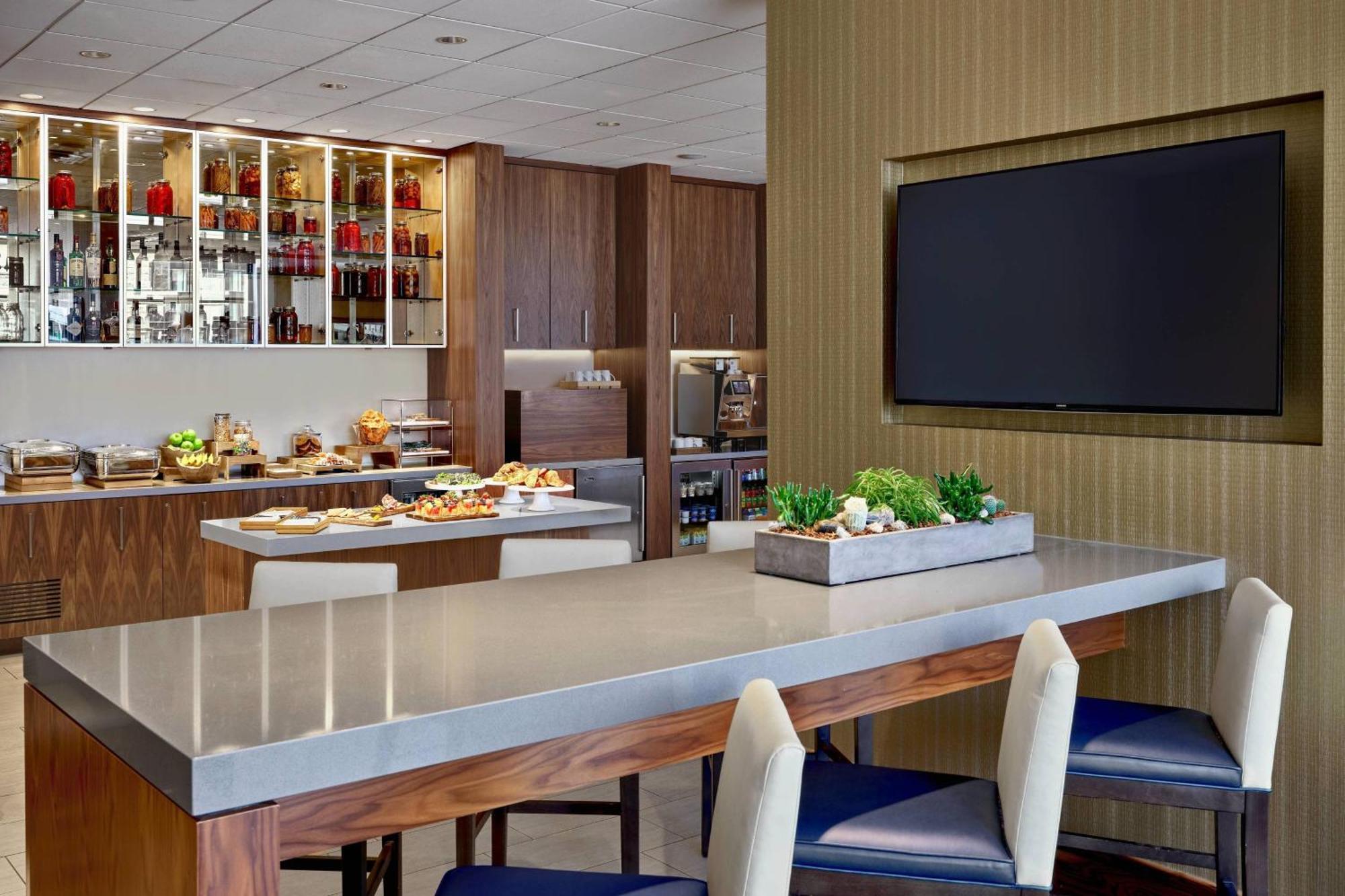 Calgary Marriott Downtown Hotel Bagian luar foto