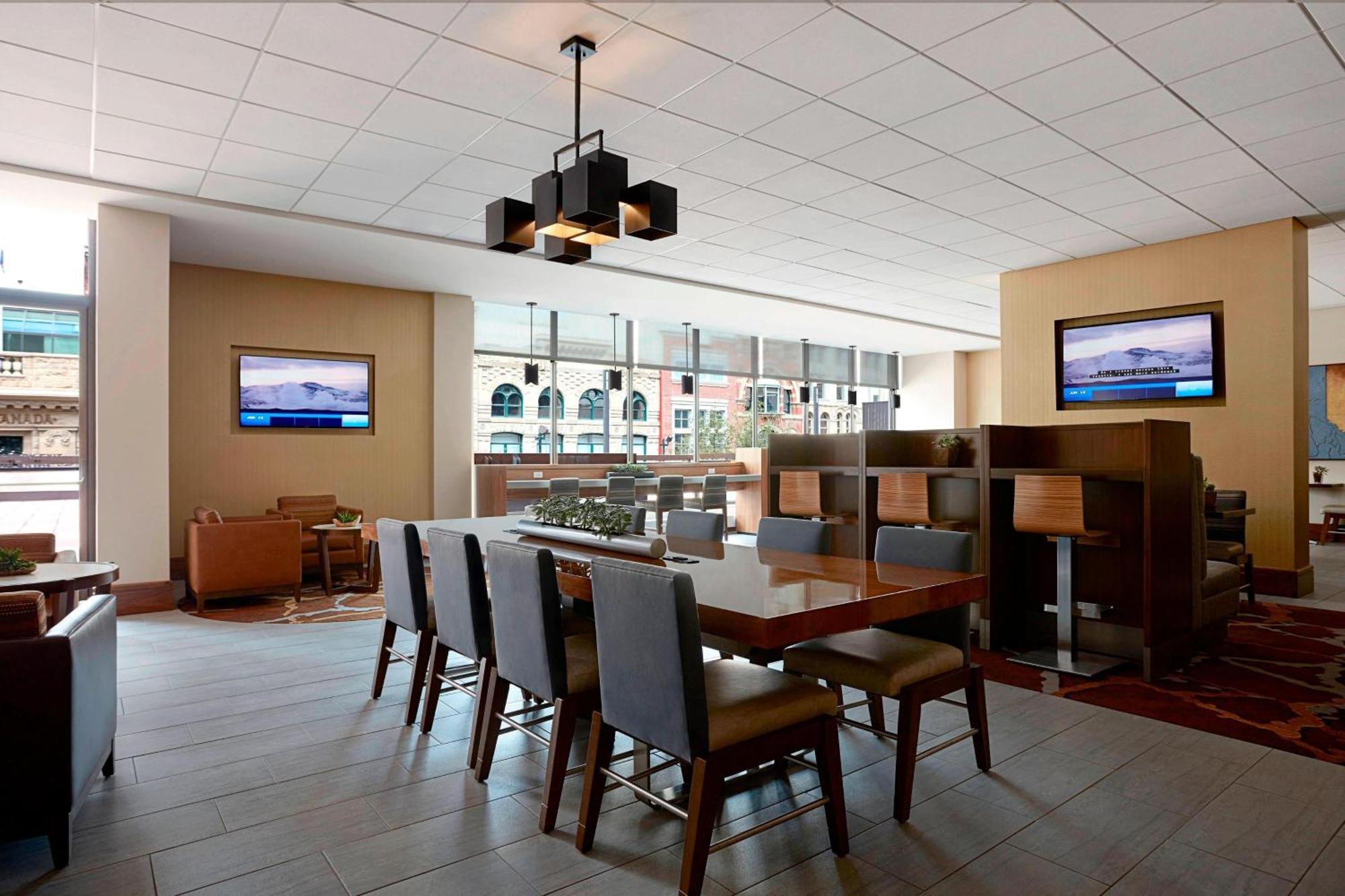 Calgary Marriott Downtown Hotel Bagian luar foto