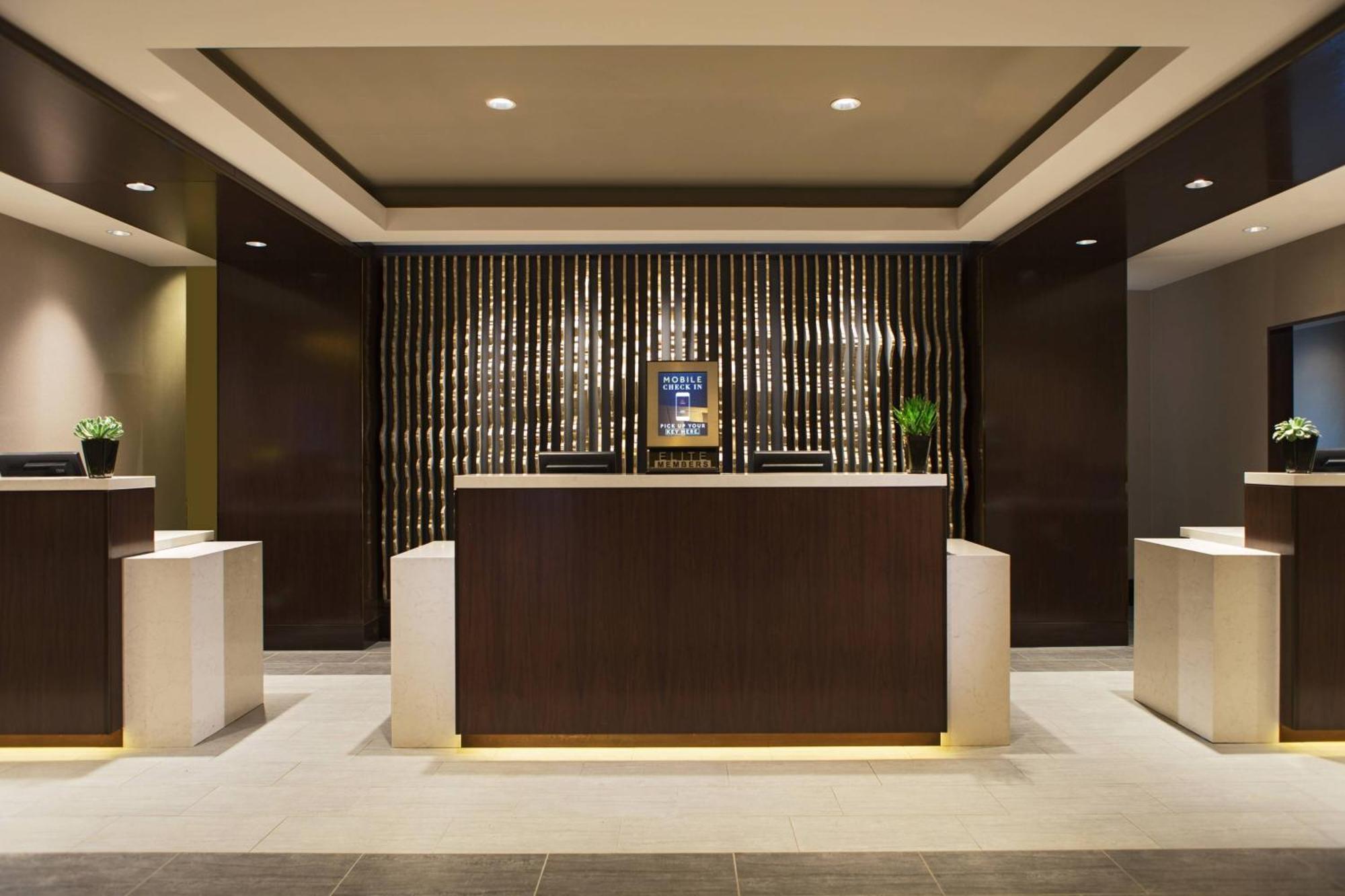 Calgary Marriott Downtown Hotel Bagian luar foto